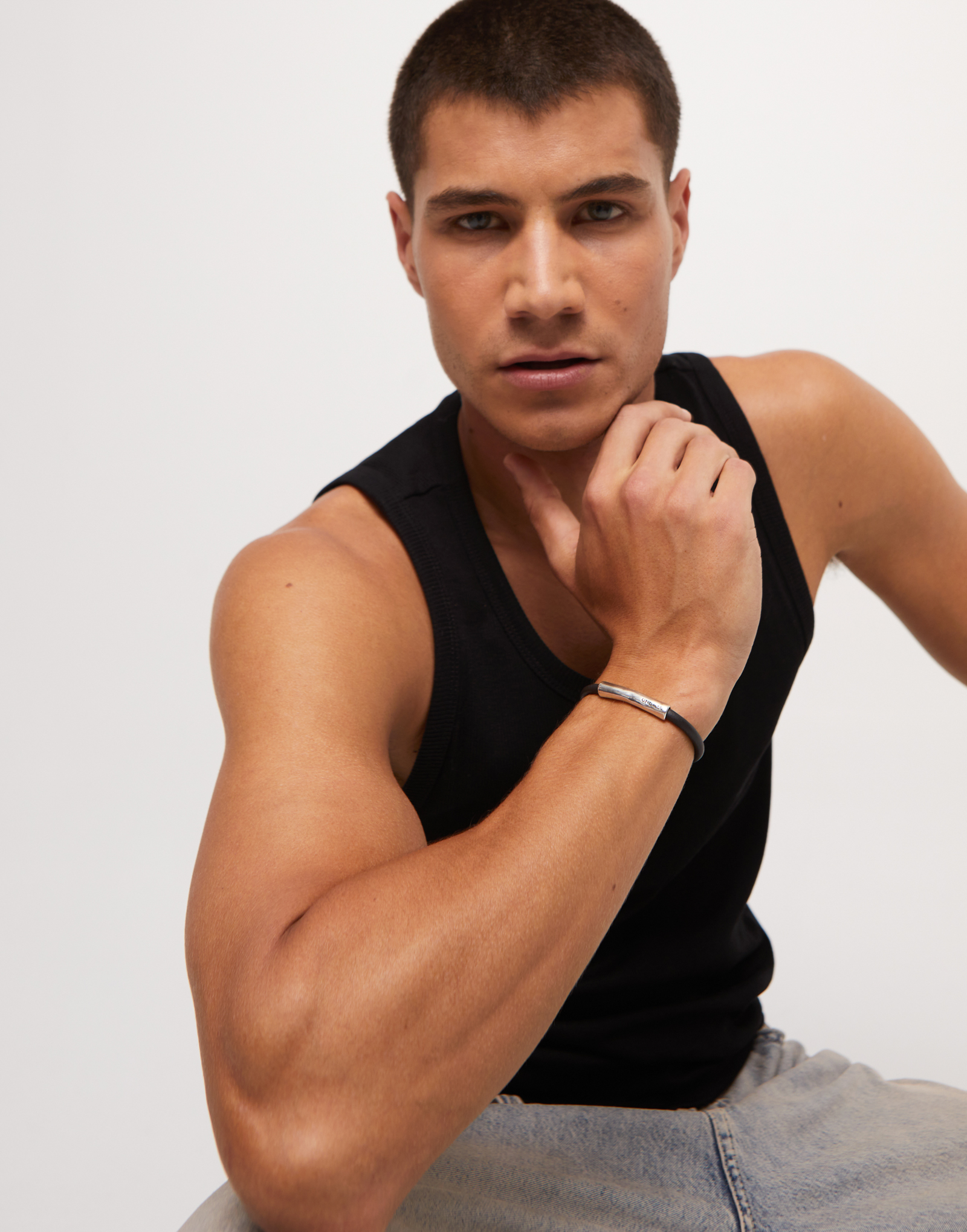 Bracelet en cuir marron avec un détail central plaqué argent, Argent, large thumbnail